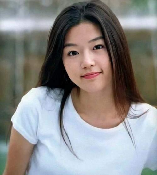 娱乐吃瓜酱04年女生,娱乐吃瓜酱的青春岁月